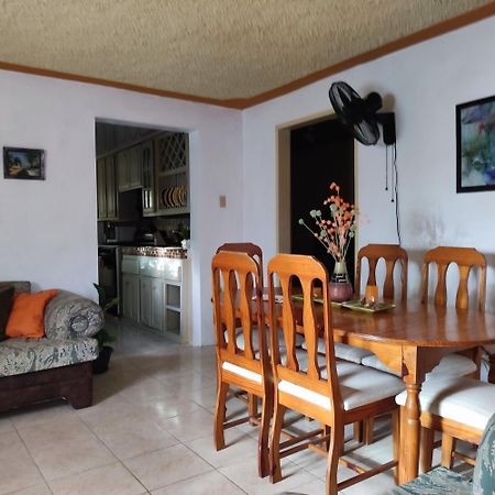 Gables Vacation Rentals With Private Gated Parking Onsite Knockpatrick 외부 사진