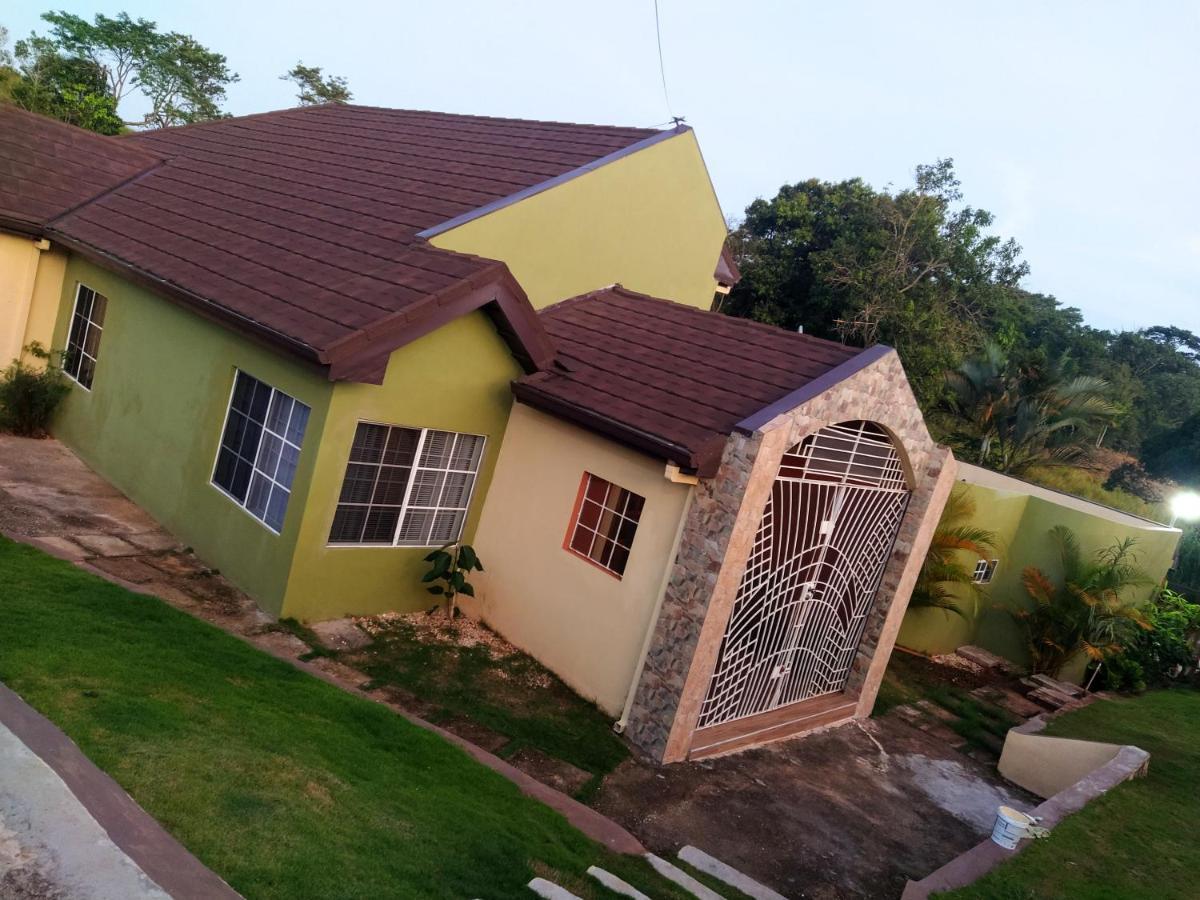 Gables Vacation Rentals With Private Gated Parking Onsite Knockpatrick 외부 사진