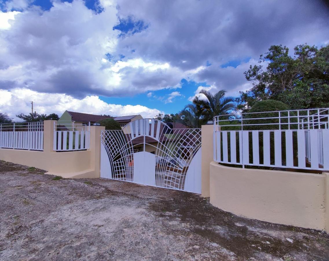 Gables Vacation Rentals With Private Gated Parking Onsite Knockpatrick 외부 사진