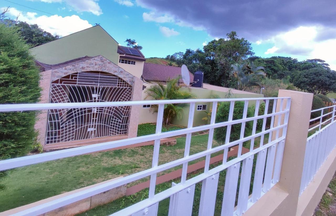 Gables Vacation Rentals With Private Gated Parking Onsite Knockpatrick 외부 사진