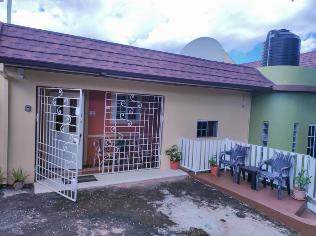 Gables Vacation Rentals With Private Gated Parking Onsite Knockpatrick 외부 사진