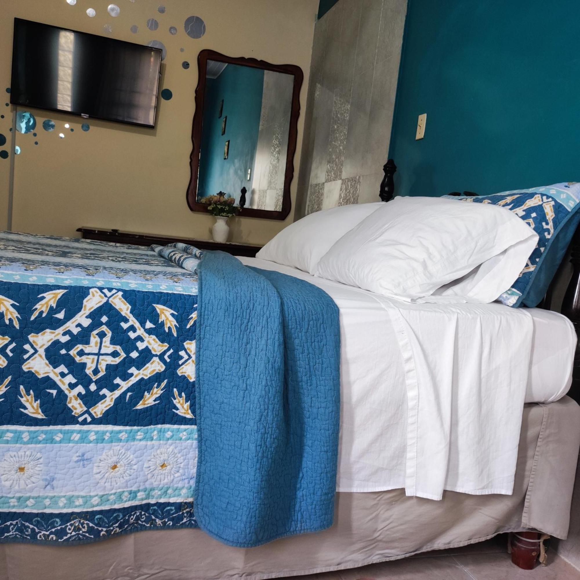 Gables Vacation Rentals With Private Gated Parking Onsite Knockpatrick 외부 사진